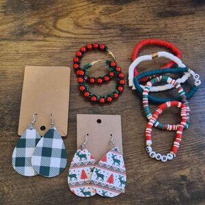 🎄 Christmas Lot! 3 Pair of Earrings, 5 Bracelets.
